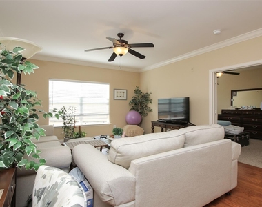 2203 Dorrington Street - Photo Thumbnail 2