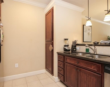 2203 Dorrington Street - Photo Thumbnail 7