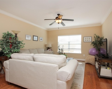 2203 Dorrington Street - Photo Thumbnail 3