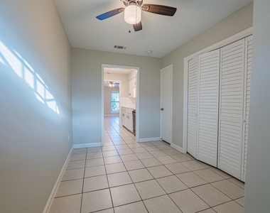 8124 Beech Cove Lane - Photo Thumbnail 10