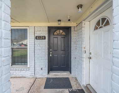 8124 Beech Cove Lane - Photo Thumbnail 2