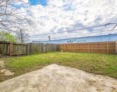 8124 Beech Cove Lane - Photo Thumbnail 17