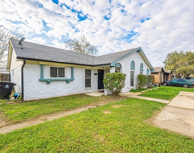 8124 Beech Cove Lane - Photo Thumbnail 1