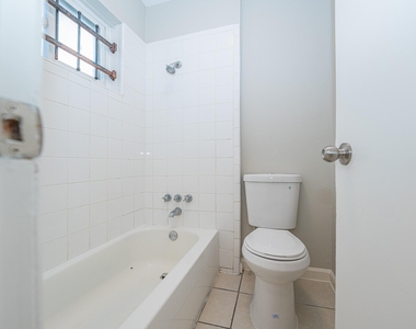 8124 Beech Cove Lane - Photo Thumbnail 16