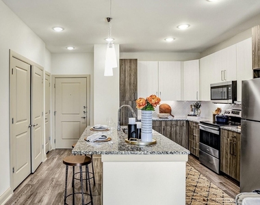 7100 Uvalde Road - Photo Thumbnail 9