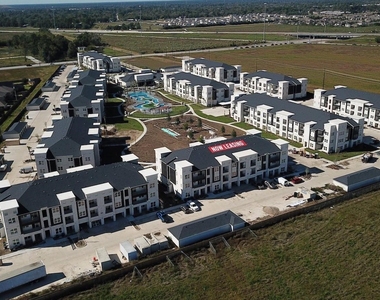 7100 Uvalde Road - Photo Thumbnail 2