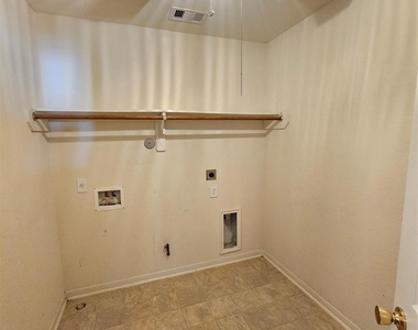 11015 Walkup Way - Photo Thumbnail 21