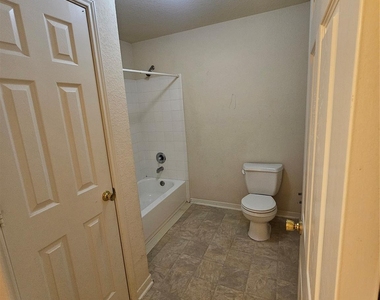 11015 Walkup Way - Photo Thumbnail 23