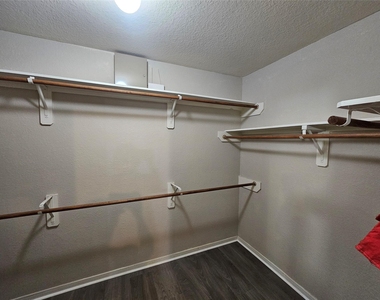 11015 Walkup Way - Photo Thumbnail 13
