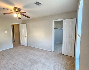 11015 Walkup Way - Photo Thumbnail 17