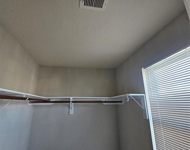 11015 Walkup Way - Photo Thumbnail 18