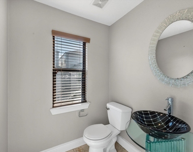 2505 Dallas - Photo Thumbnail 7