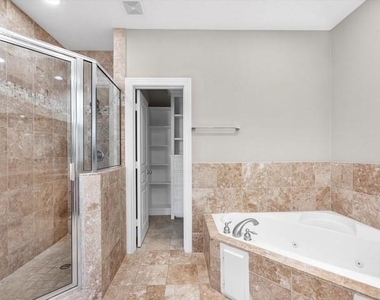 2505 Dallas - Photo Thumbnail 9
