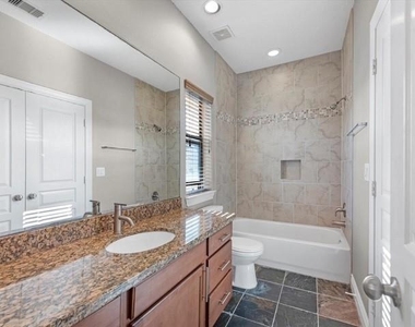 2505 Dallas - Photo Thumbnail 12