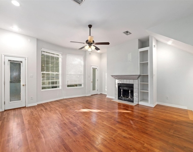 204 Marshall Street - Photo Thumbnail 4