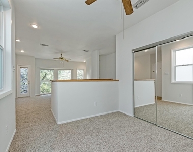 204 Marshall Street - Photo Thumbnail 6