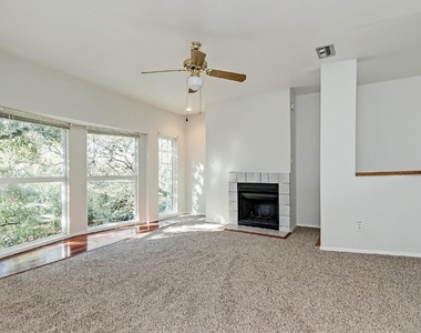 204 Marshall Street - Photo Thumbnail 5