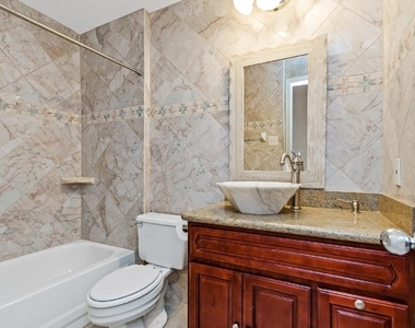 204 Marshall Street - Photo Thumbnail 9