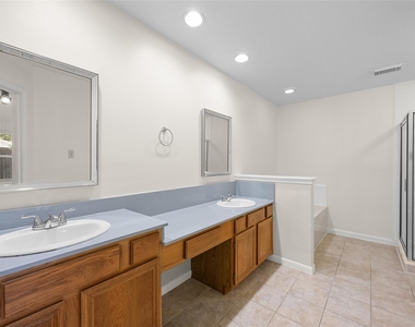 17402 Eastwood Circle - Photo Thumbnail 6