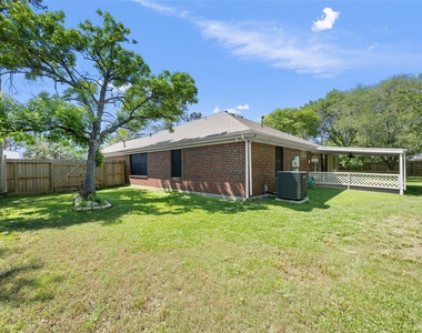 17402 Eastwood Circle - Photo Thumbnail 14