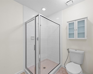 17402 Eastwood Circle - Photo Thumbnail 7
