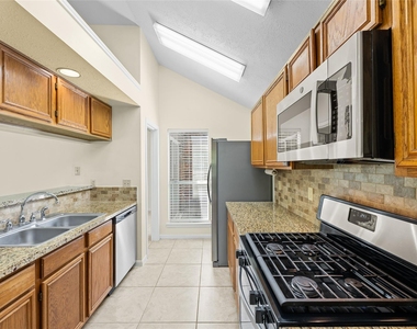 17402 Eastwood Circle - Photo Thumbnail 10
