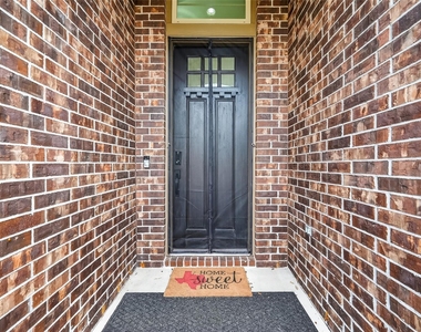 6515 Sterling Shores Lane - Photo Thumbnail 1