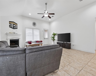 6515 Sterling Shores Lane - Photo Thumbnail 20