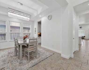 6515 Sterling Shores Lane - Photo Thumbnail 6