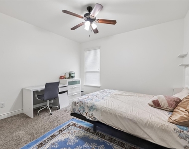 6515 Sterling Shores Lane - Photo Thumbnail 35