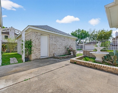 12727 Magnolia Leaf Street - Photo Thumbnail 16