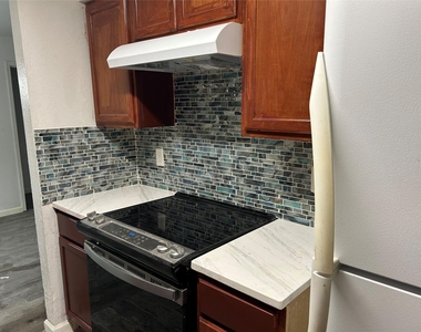 9700 Leawood Boulevard - Photo Thumbnail 3