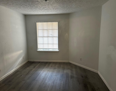 9700 Leawood Boulevard - Photo Thumbnail 6