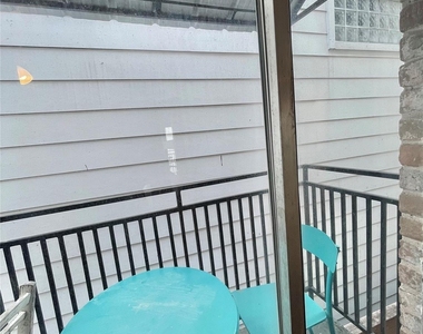 412 Pacific Street - Photo Thumbnail 8