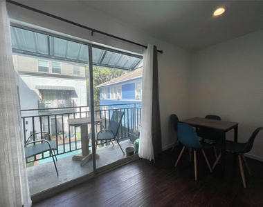 412 Pacific Street - Photo Thumbnail 4