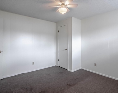 137 Lee Lane - Photo Thumbnail 9