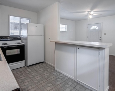 137 Lee Lane - Photo Thumbnail 6
