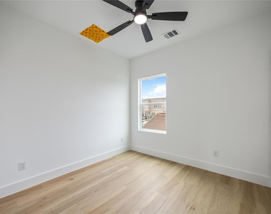 4804 Carmen Street - Photo Thumbnail 15