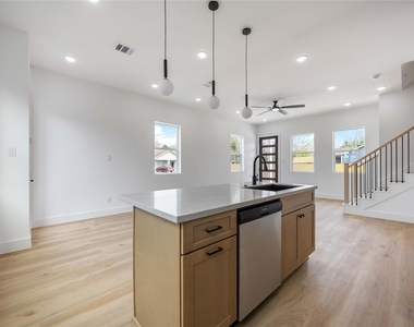 4804 Carmen Street - Photo Thumbnail 10