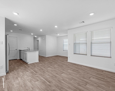 14659 New Village Drive - Photo Thumbnail 4