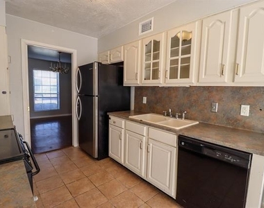 5725 Townhouse Lane - Photo Thumbnail 8