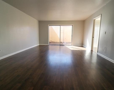5725 Townhouse Lane - Photo Thumbnail 3
