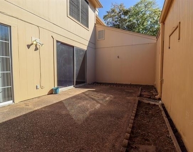 5725 Townhouse Lane - Photo Thumbnail 19