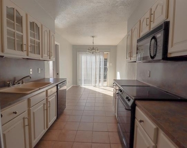 5725 Townhouse Lane - Photo Thumbnail 9