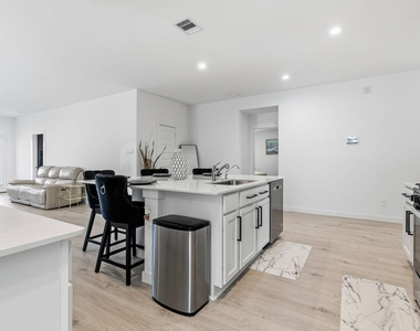 31714 Melkridge Drive - Photo Thumbnail 13