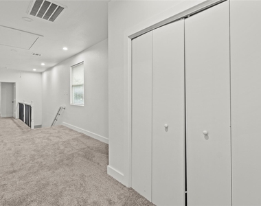 8127 Hoffman Street - Photo Thumbnail 5