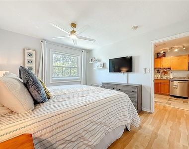 3893 Pompano Drive Se - Photo Thumbnail 6