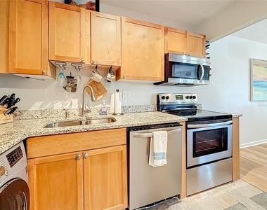 3893 Pompano Drive Se - Photo Thumbnail 4