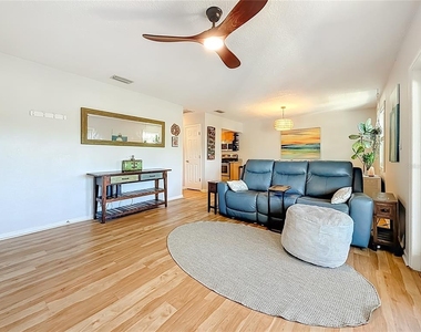 3893 Pompano Drive Se - Photo Thumbnail 2