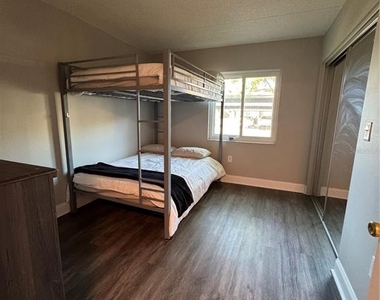 109 Pine Court - Photo Thumbnail 33